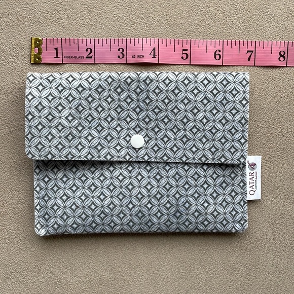 QATAR AIRWAYS pouch - empty amenity kit - Picture 5 of 6